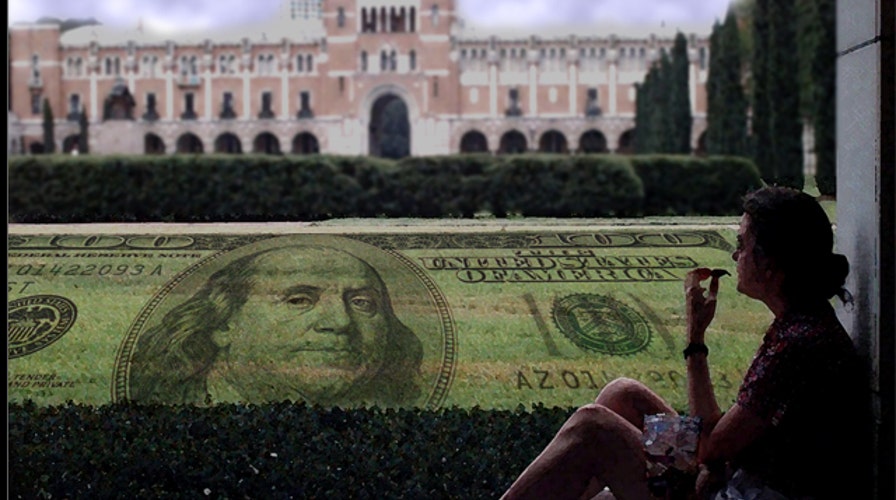 Financial tips for college freshmen