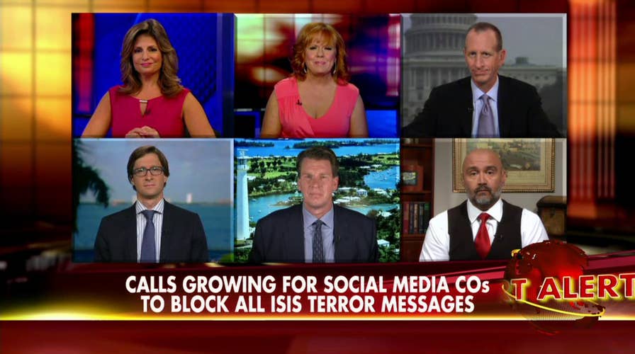 083014_isis_social_1118