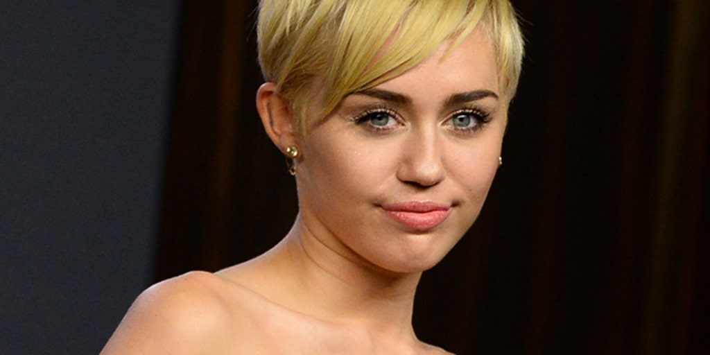 Miley Cyrus Twerks Again Topless Fox News Video 