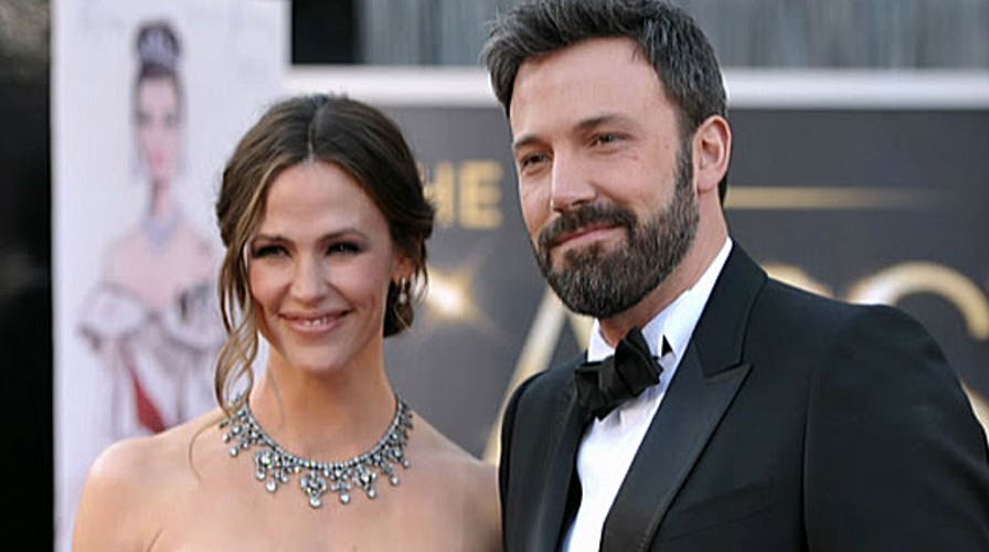 Garner, Affleck go old school with sexy pics  