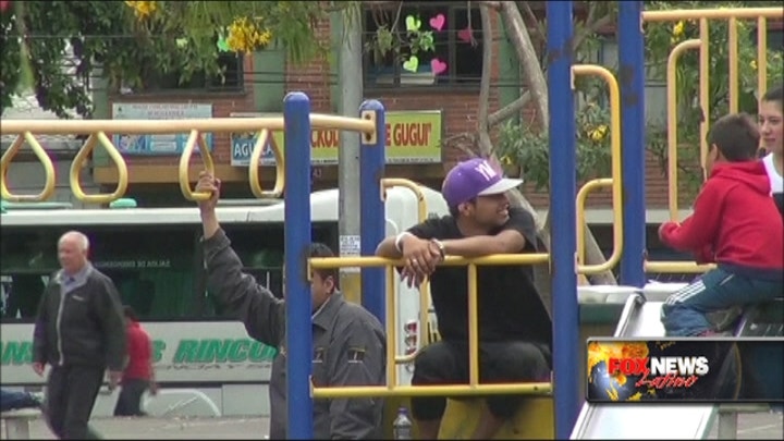 Prisoners kept handcuffed in park in Colombia