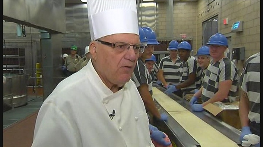 Sheriff Joe Arpaio Makes Prisoners Go Vegetarian