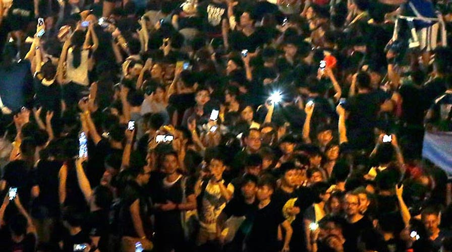 Hong Kong protesters demand to meet with city leader
