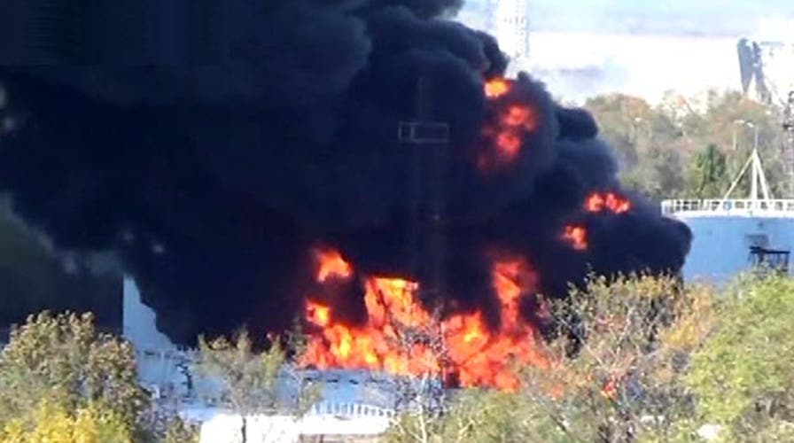 Fuel reservoir hit by shelling near Donetsk airport