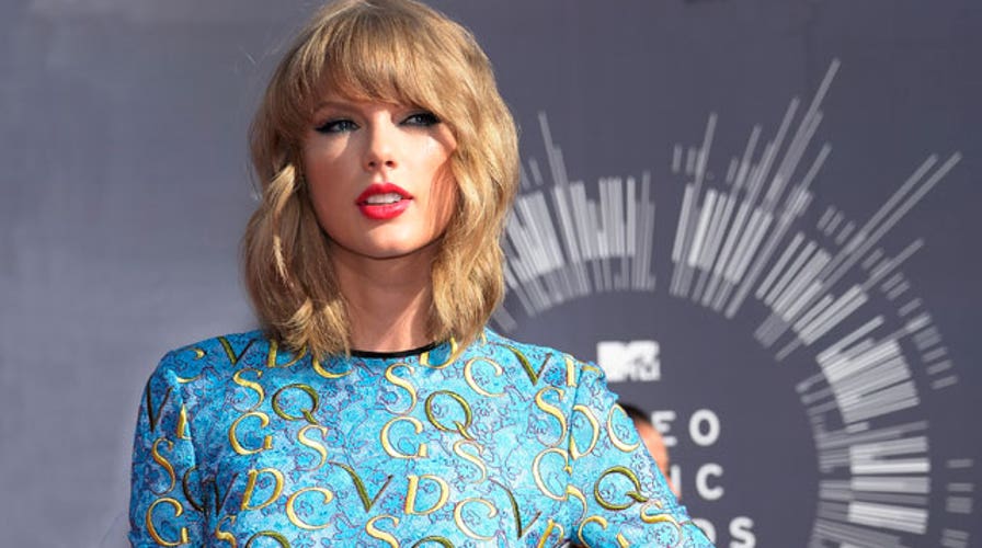 Taylor Swift: Who’d want to date me?