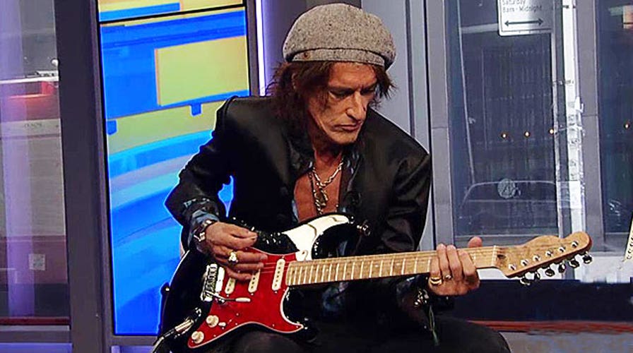 joe perry left handed