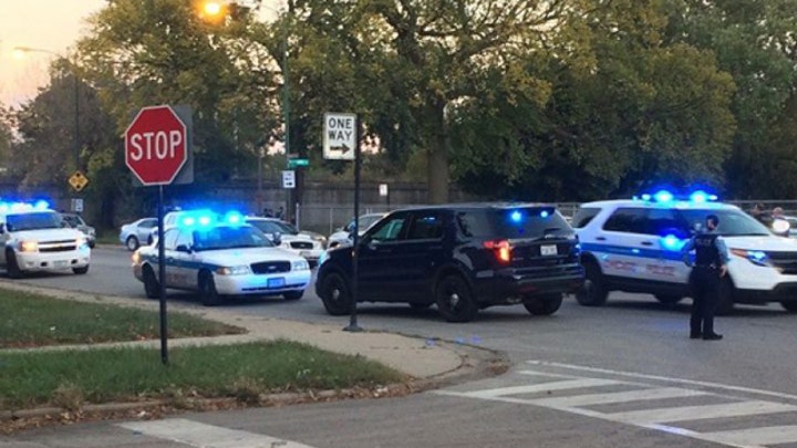 Police captain shot in head during standoff in Chicago