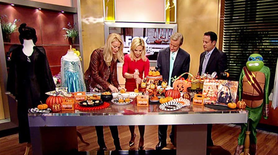 Sandra Lee's food, costumes, decorations for Halloween