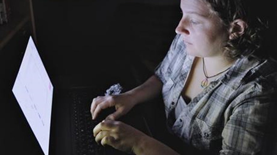 FEC takes aim at online political ads