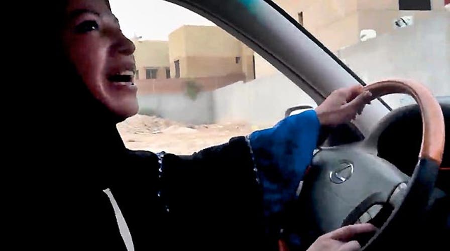 Saudi Arabian women protest 'illegal driving'