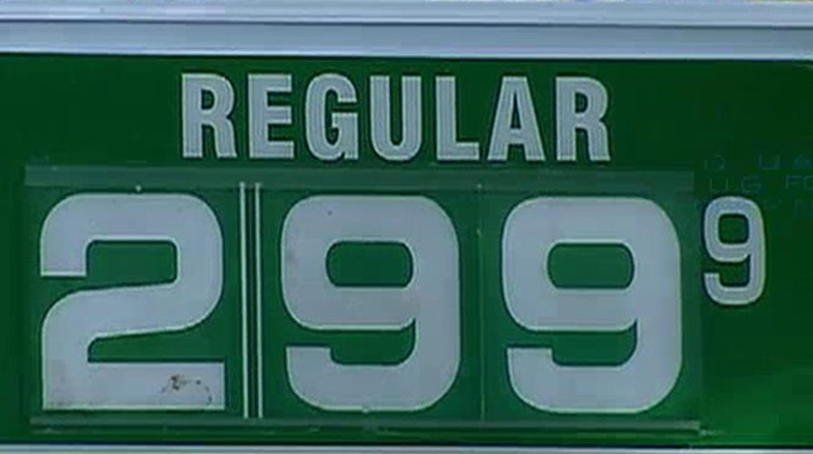 Rising US oil production helps to lower gas prices