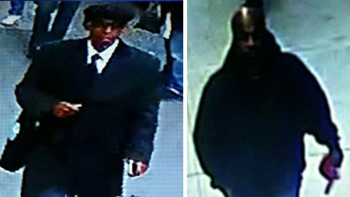 NYPD hunts suspects in armed Diamond District robbery