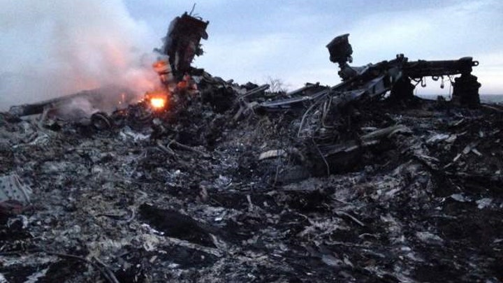 New video allegedly shows MH 17 crash 