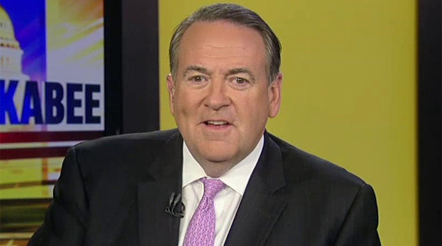 Fox reviews Huckabee contract