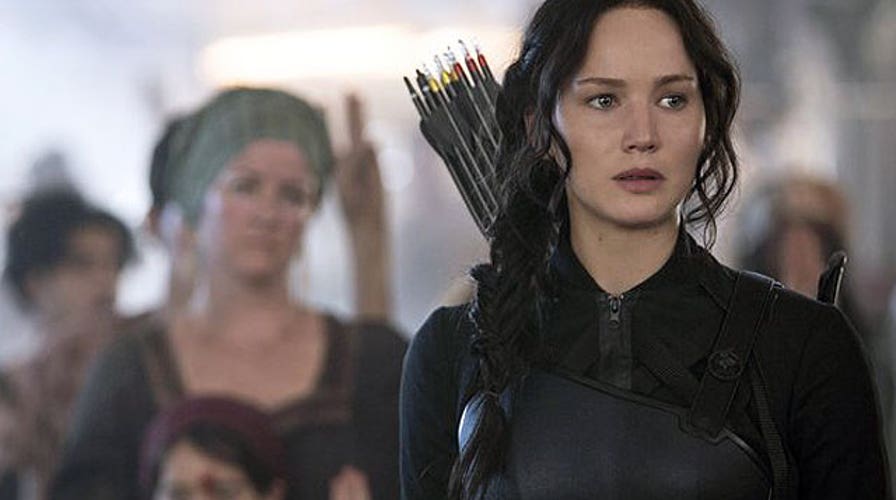 Katniss is symbol of rebellion in 'Mockingjay Part 1'