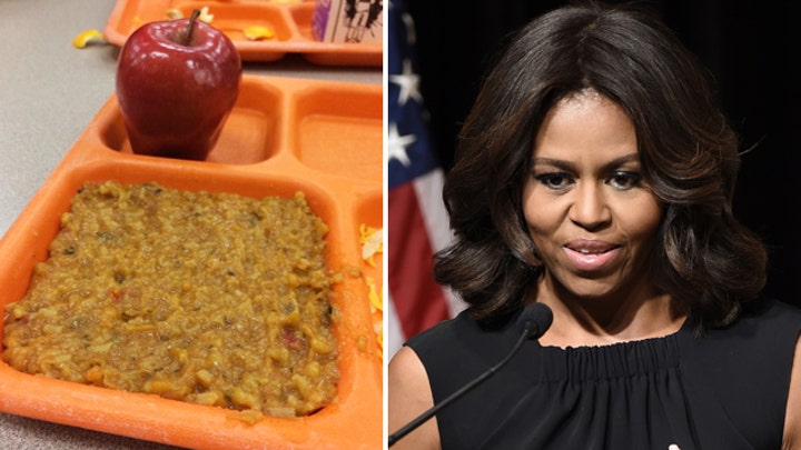 School lunch photos go viral with #ThanksMichelleObama
