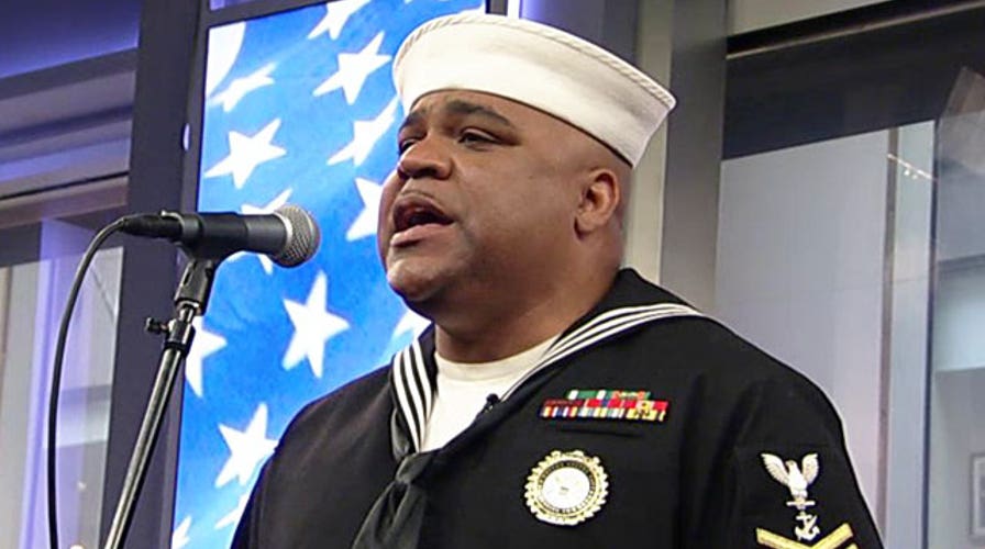 Patriotic performance: Veteran wows with national anthem