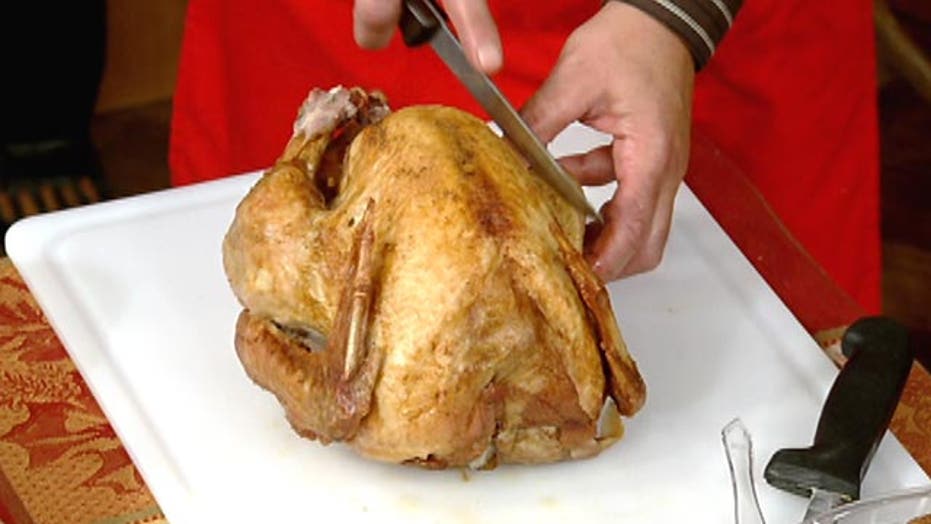 Expert tips for carving the turkey before your Thanksgiving feast Fox