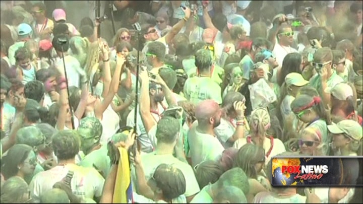 Thousands of Venezuelans take part in ' The Color Run'