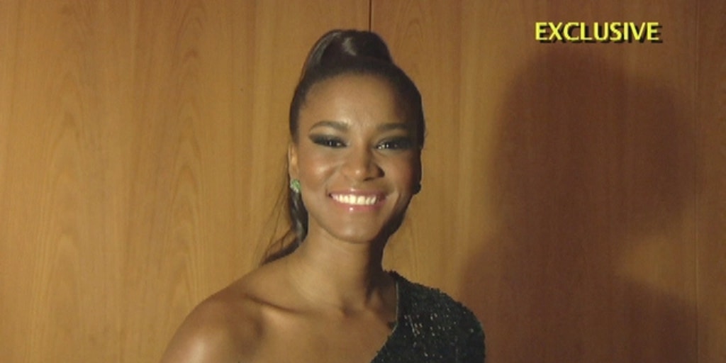 Miss Universe 2011 Leila Lopes Final Interview Before Passing the Crown.