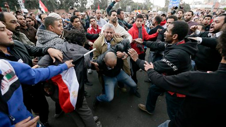 Morsi tells violent protesters to give new talks a chance