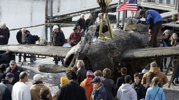 WWII fighter plane recovered from Lake Michigan