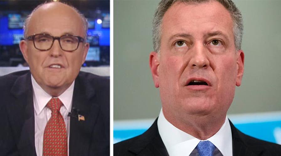 Rudy Giuliani: Mayor de Blasio owes apology to NYPD