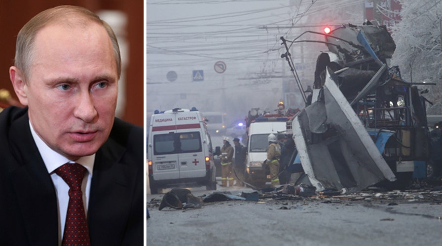 Putin vows to annihilate terrorists after deadly bombings 