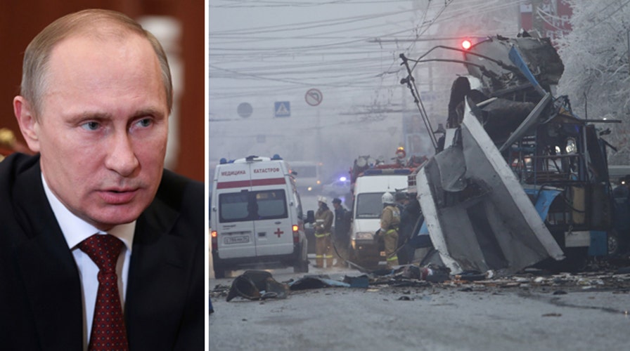 Putin vows to annihilate terrorists after deadly bombings 