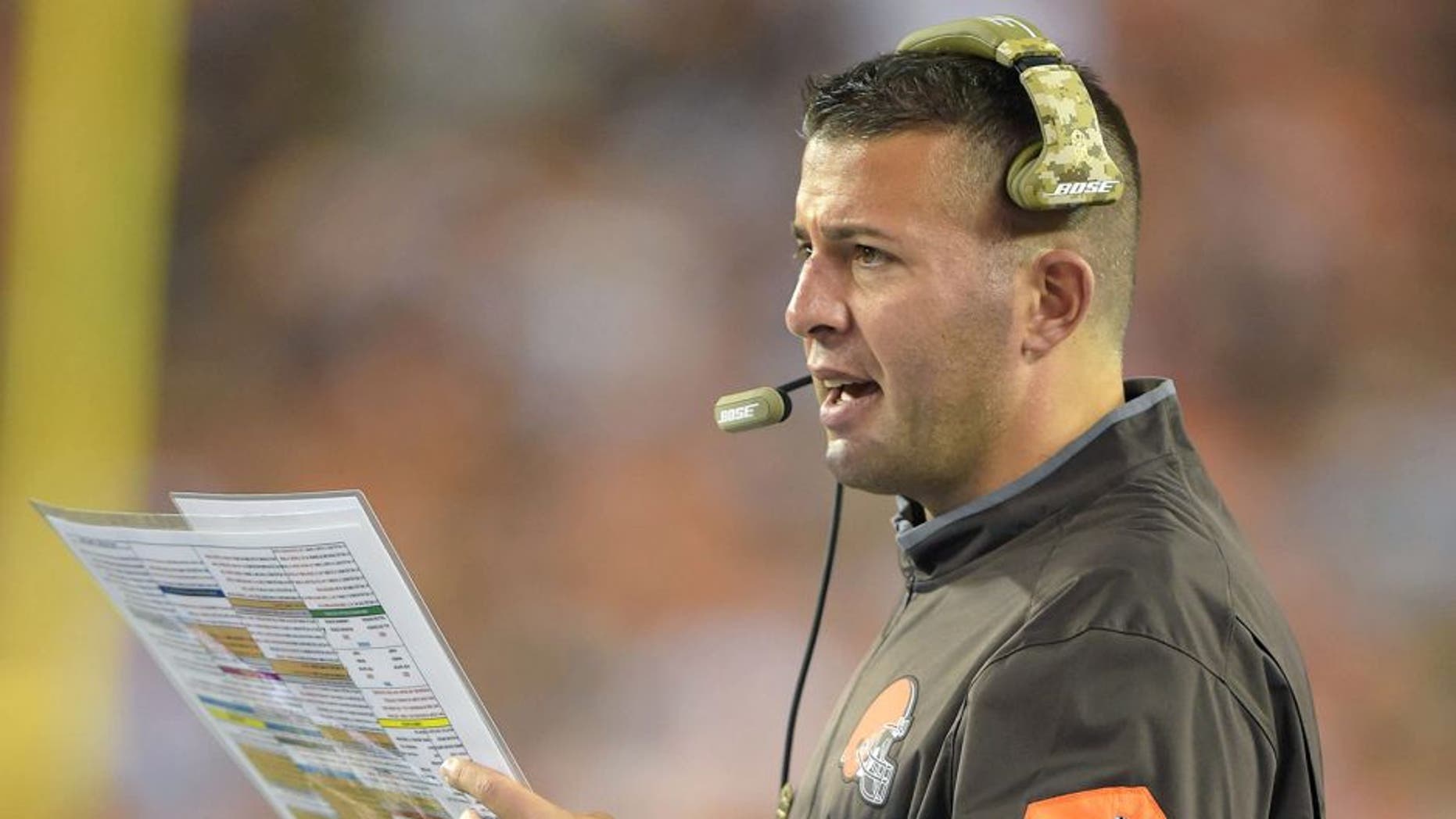Nov 5, 2015; Cincinnati, OH, USA; Cleveland Browns offensive coordinator John DeFilippo reacts during an NFL football game against the Cincinnati Bengals at Paul Brown Stadium. Mandatory Credit: Kirby Lee-USA TODAY Sports