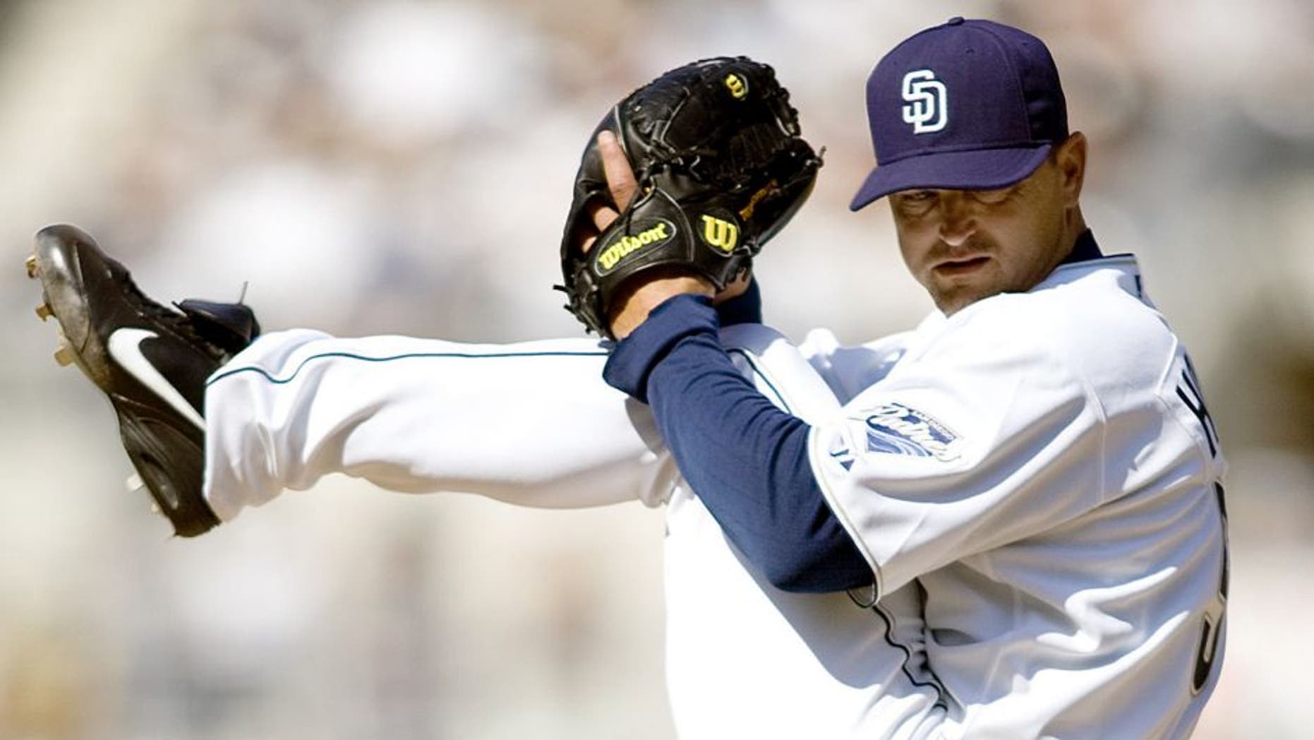 SAN DIEGO - APRIL 26: Pitcher Trevor Hoffman #51 of the San Diego Padres pitches against the Arizona Diamondbacks at Petco Park on April 26, 2008 in San Diego, California. The Padres won 8-7. (Photo by Andy Hayt/Getty Images)