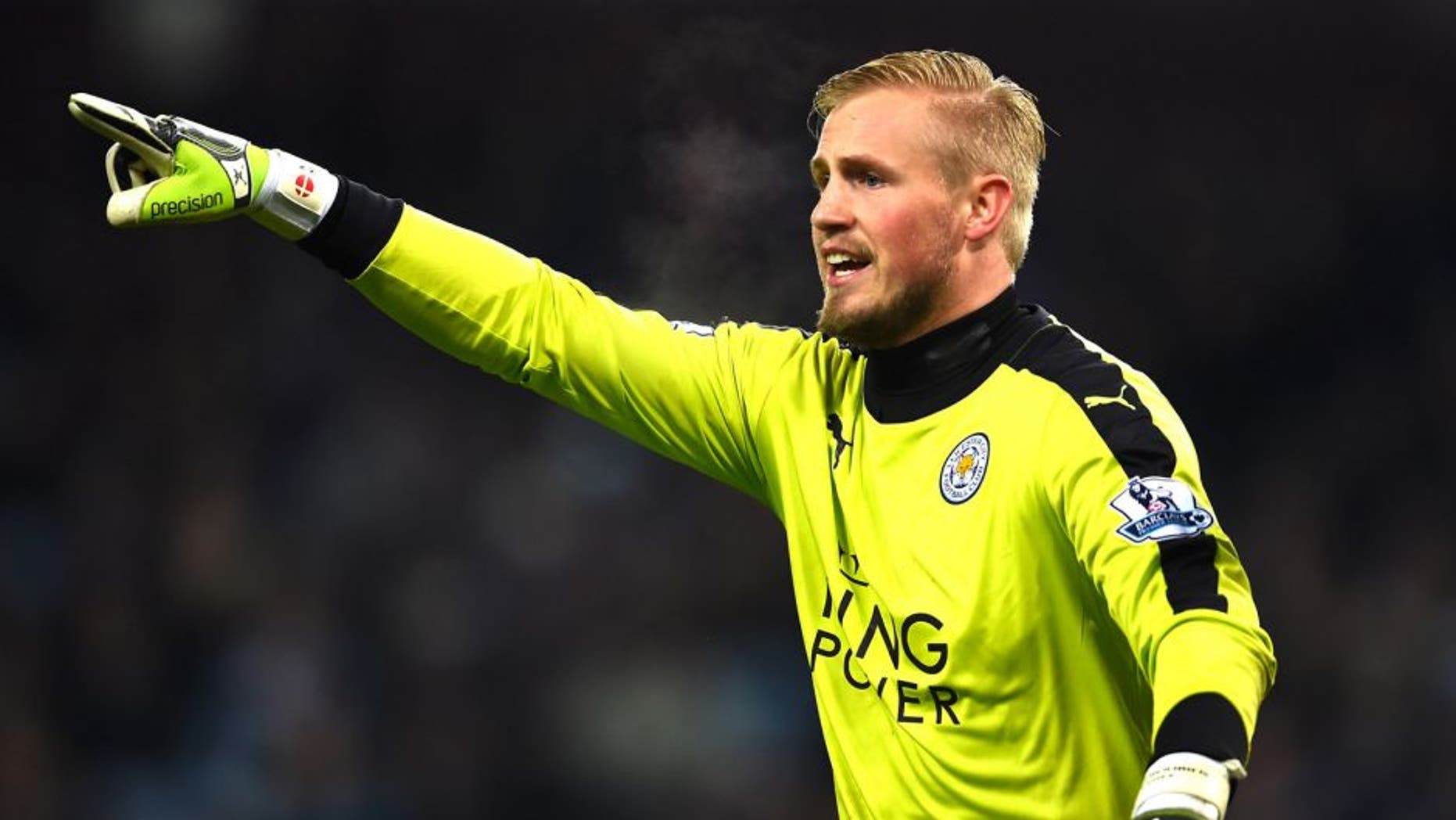 BIRMINGHAM, ENGLAND - JANUARY 16: Kasper Schmeichel of Leicester City in action during the Barclays Premier League match between Aston Villa and Leicester City at The King Power Stadium on January 16, 2016 in Birmingham, England. (Photo by Laurence Griffiths/Getty Images)