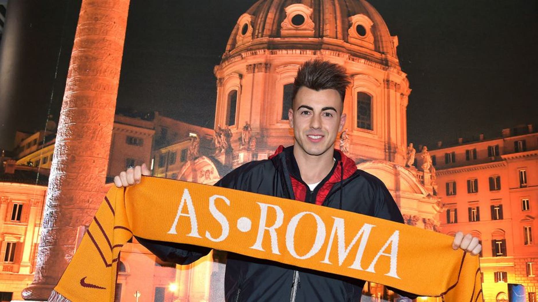 AS Roma new signing Stephan El Shaarawy poses with a club scarf on January 26, 2016 in Rome, Italy.