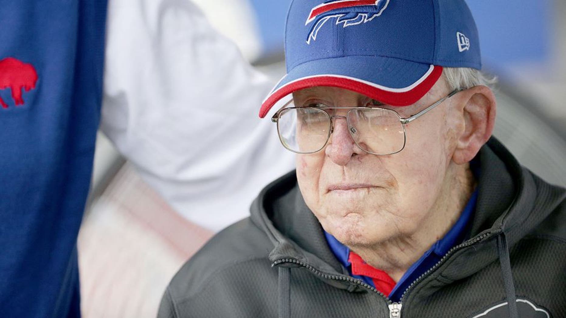 ORCHARD PARK, NY - SEPTEMBER 13: Former NFL Head Coach Buddy Ryan watches the Buffalo Bills and the Indianapolis Colts warm up before the game at Ralph Wilson Stadium on September 13, 2015 in Orchard Park, New York. (Photo by Brett Carlsen/Getty Images)