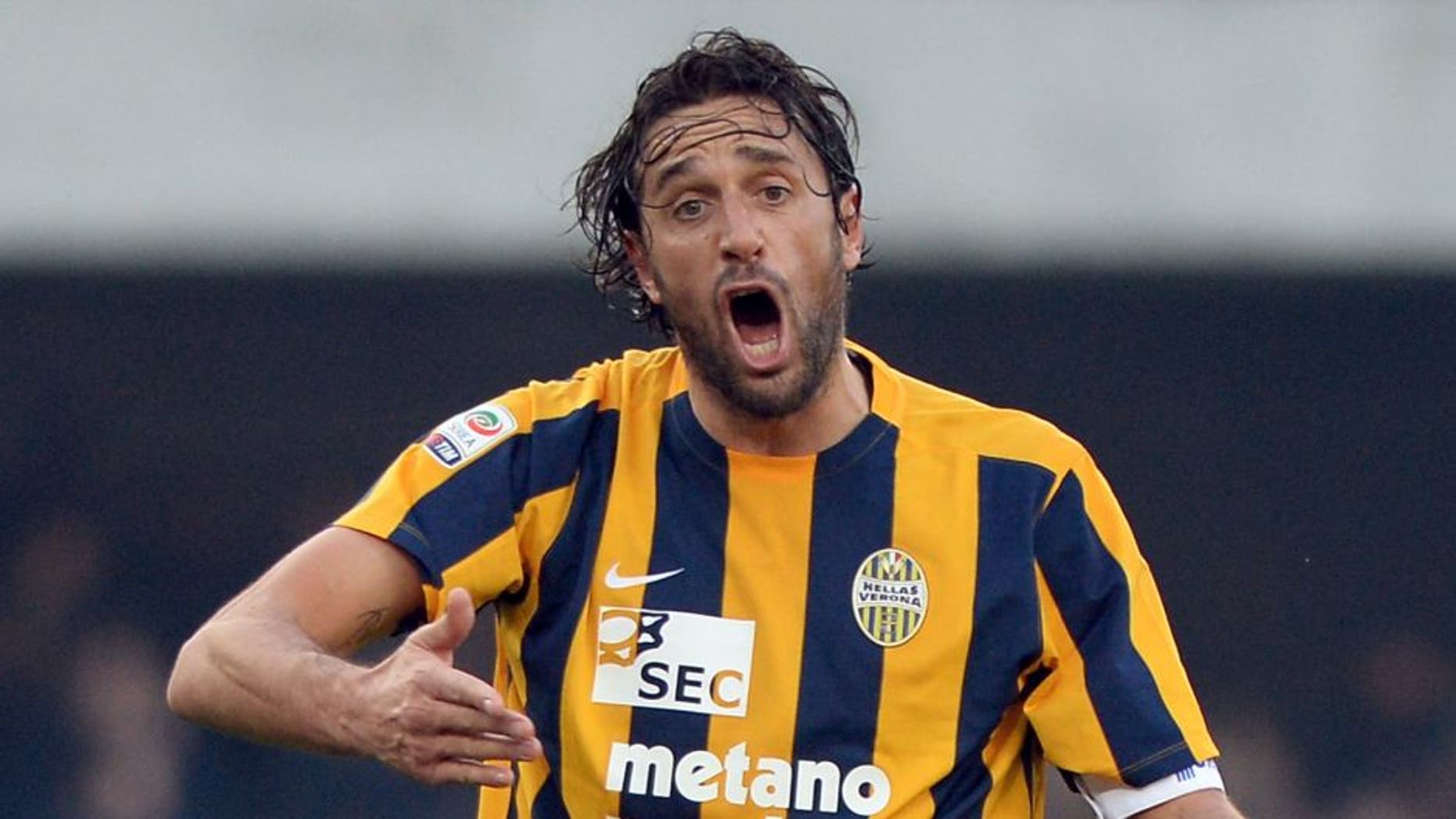 VERONA, ITALY - DECEMBER 20: Luca Toni of Hellas Verona reacts during the Serie A match between Hellas Verona FC and US Sassuolo Calcio at Stadio Marc'Antonio Bentegodi on December 20, 2015 in Verona, Italy. (Photo by Dino Panato/Getty Images)