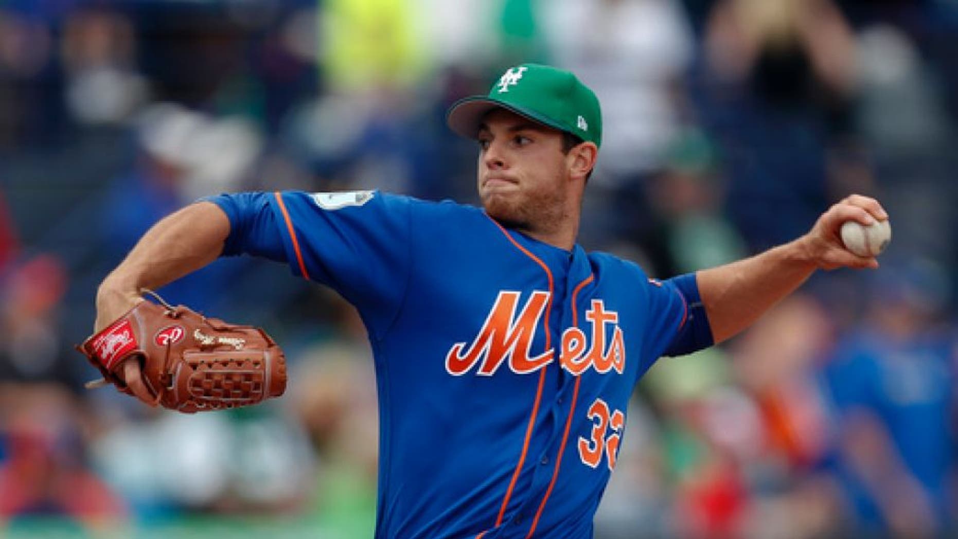 New York Mets starting pitcher Steven Matz works in the first inning of a spring training baseball game against the St. Louis Cardinals Friday, March 17, 2017, in Port St. Lucie, Fla. (AP Photo/John Bazemore)
