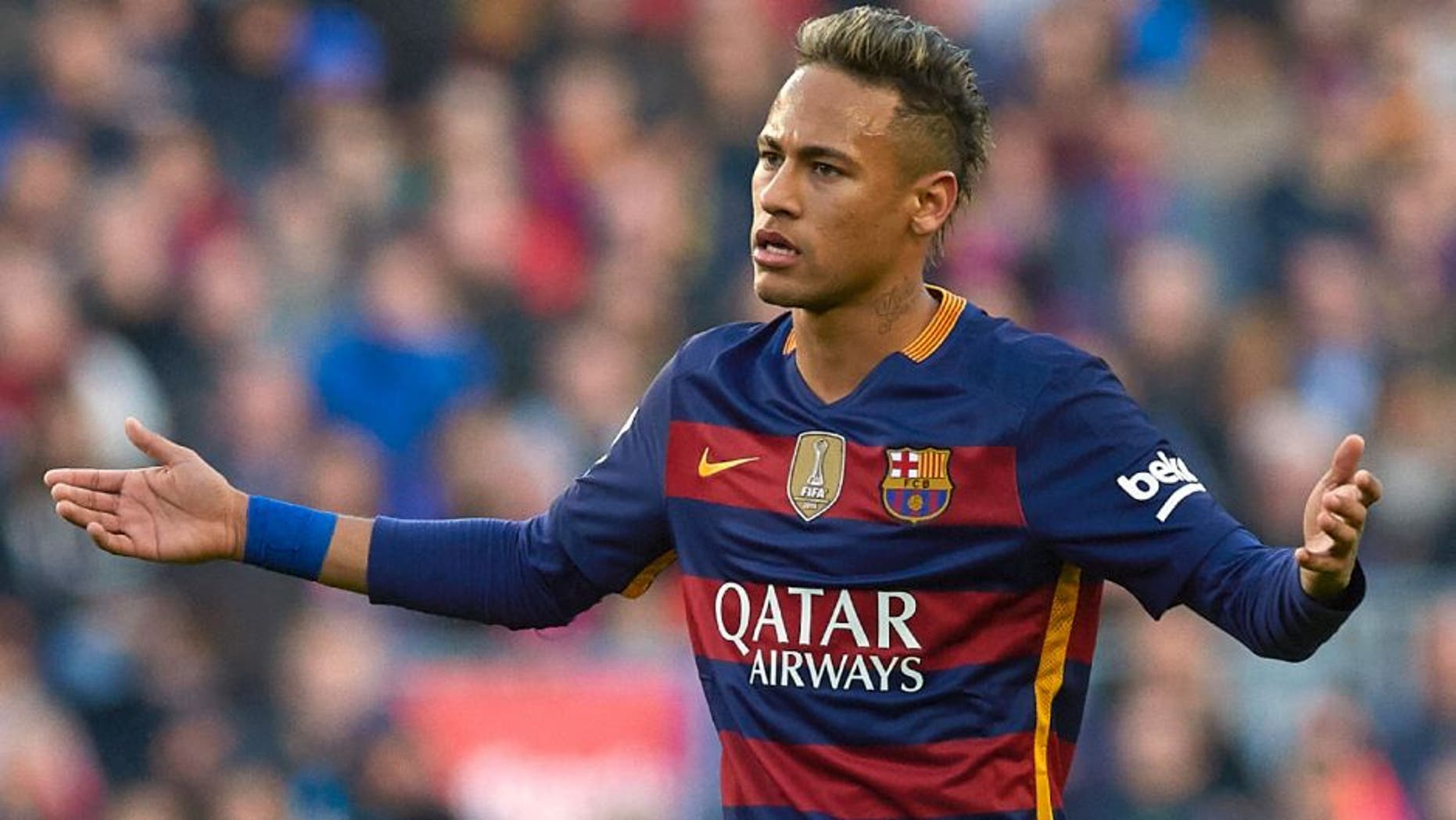 BARCELONA, SPAIN - JANUARY 30: Neymar JR of Barcelona reacts during the La Liga match between FC Barcelona and Atletico de Madrid at Camp Nou on January 30, 2016 in Barcelona, Spain. (Photo by Manuel Queimadelos Alonso/Getty Images)