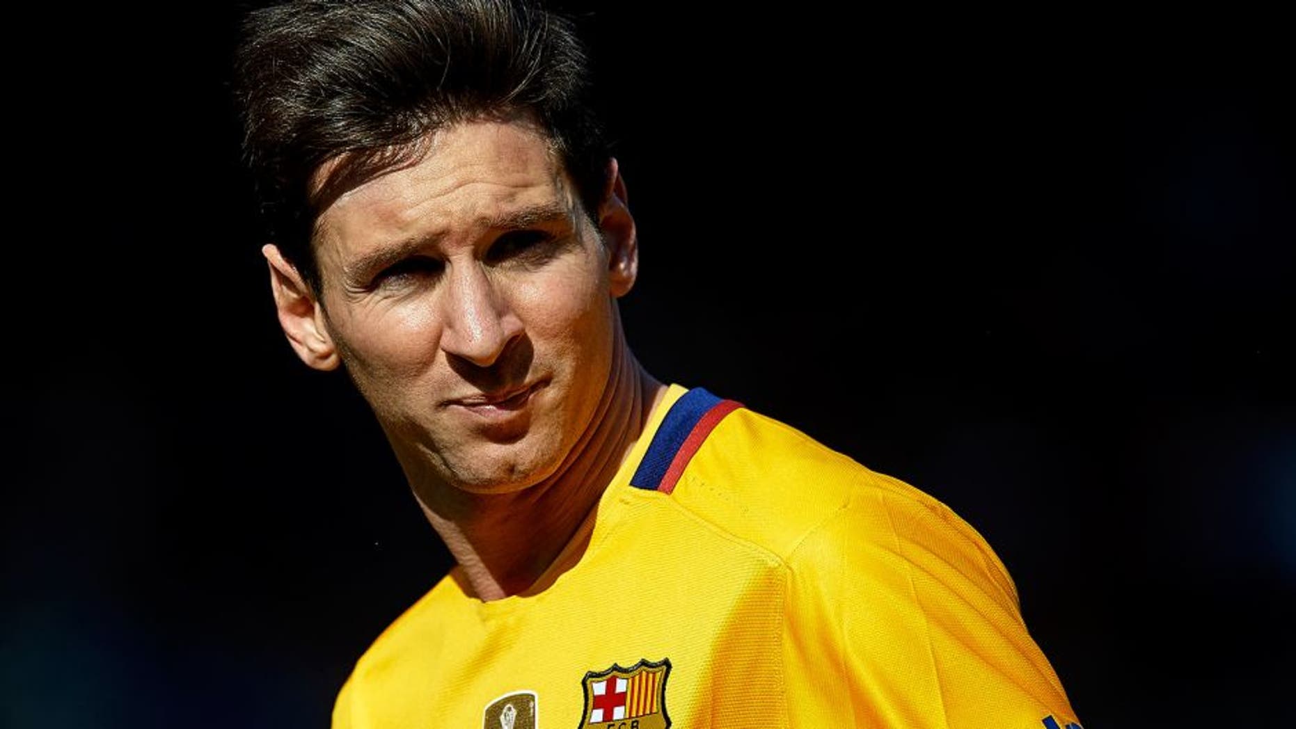 VALENCIA, SPAIN - FEBRUARY 07: Lionel Messi of Barcelona looks on during the La Liga match between Levante UD and FC Barcelona at Ciutat de Valencia on February 07, 2016 in Valencia, Spain. (Photo by Manuel Queimadelos Alonso/Getty Images)