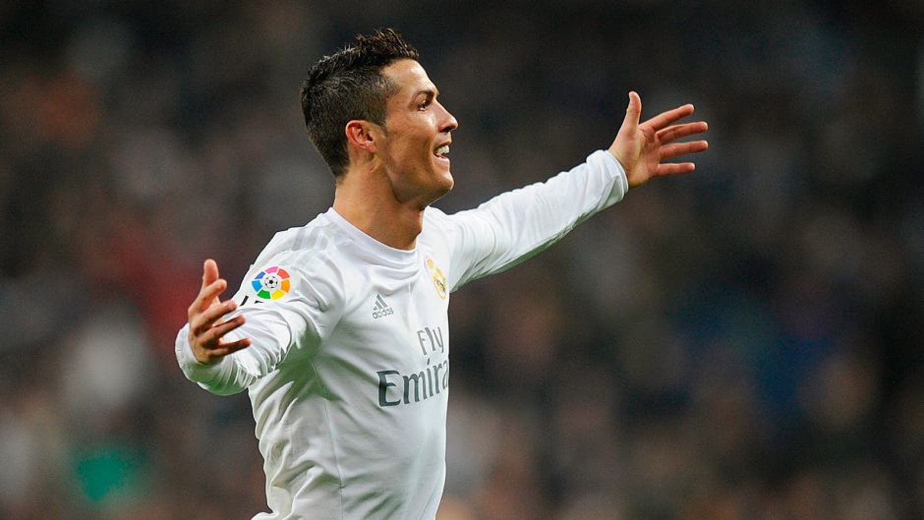 MADRID, SPAIN - JANUARY 31: Cristiano Ronaldo of Real Madrid celebrates after scoring Real's 4th goal during the La Liga match between Real Madrid CF and Real CD Espanyol at Estadio Santiago Bernabeu on January 31, 2016 in Madrid, Spain. (Photo by Denis Doyle/Getty Images)