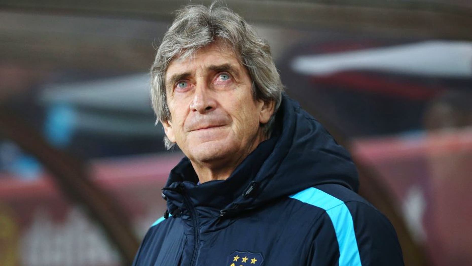 SUNDERLAND, ENGLAND - FEBRUARY 02: Manuel Pellegrini, manager of Manchester City looks on prior to the Barclays Premier League match between Sunderland and Manchester City at the Stadium of Light on February 2, 2016 in Sunderland, England. (Photo by Ian MacNicol/Getty Images)