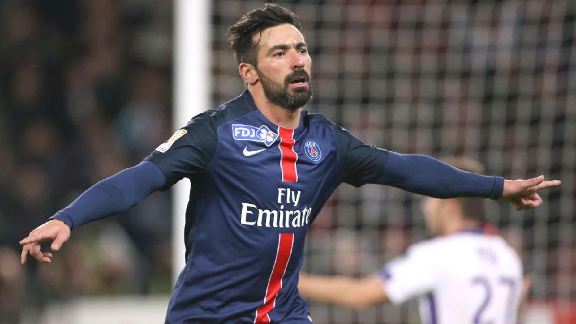 PARIS, FRANCE - JANUARY 27: Ezequiel Lavezzi of PSG celebrates his goal during the French League Cup (Coupe de la Ligue) match between Paris Saint-Germain (PSG) and Toulouse FC (TFC) on January 27, 2016 in Paris, France. (Photo by Jean Catuffe/Getty Images)