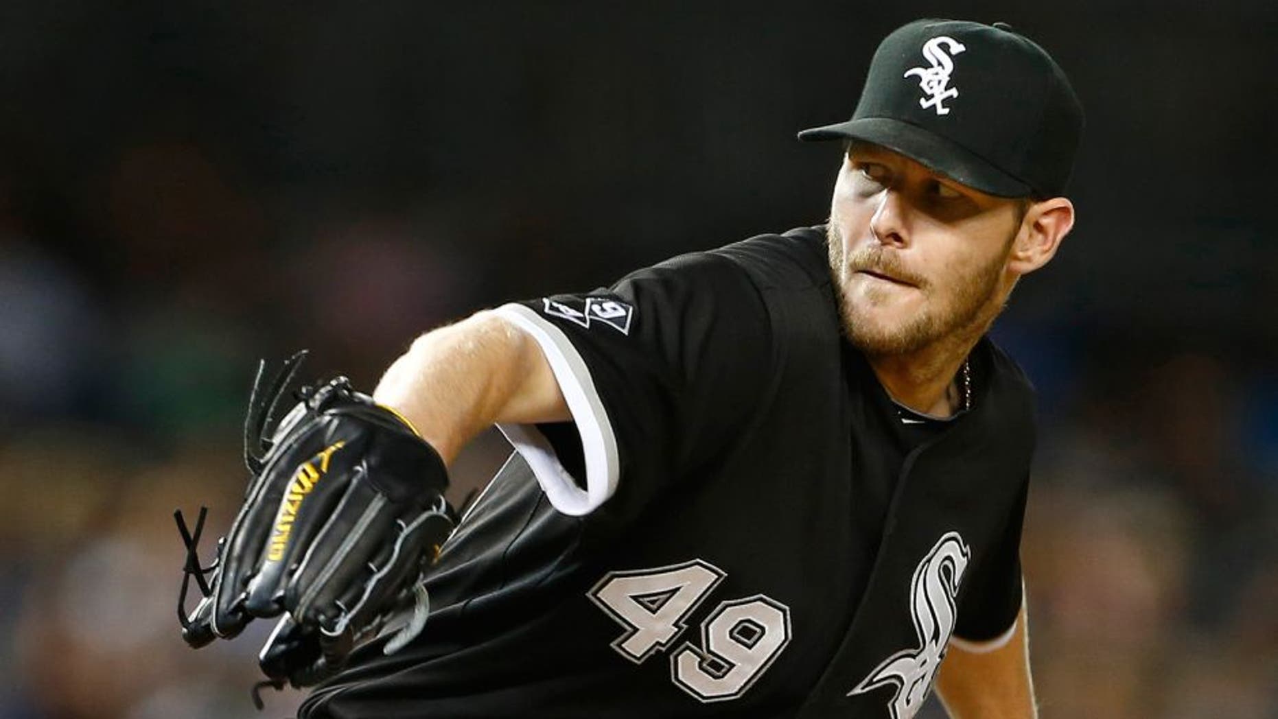 NEW YORK, NY - SEPTEMBER 24: Pitcher Chris Sale #49 of the Chicago White Sox delivers a pitch against the New York Yankees during a MLB baseball game at Yankee Stadium on September 24, 2015 in the Bronx borough of New York City. (Photo by Rich Schultz/Getty Images)