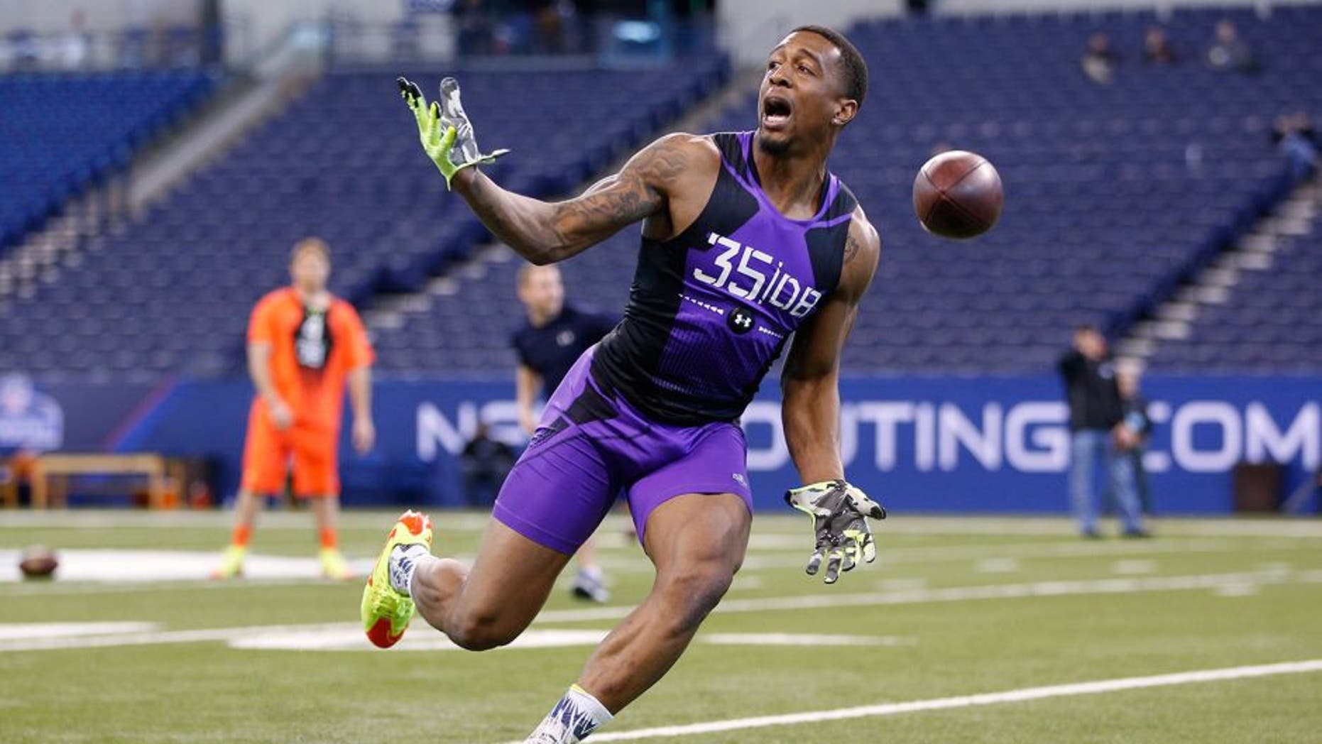 INDIANAPOLIS, IN - FEBRUARY 23: Defensive back Garry Peters of Clemson in action during the 2015 NFL Scouting Combine at Lucas Oil Stadium on February 23, 2015 in Indianapolis, Indiana. (Photo by Joe Robbins/Getty Images)