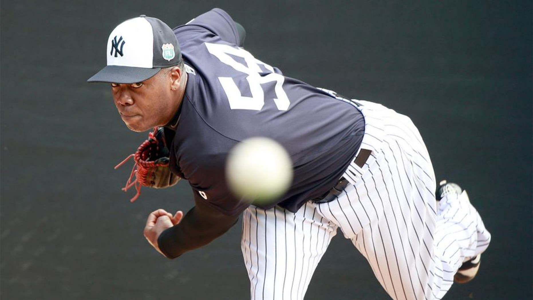 Feb 23, 2016; Tampa, FL, USA; New York Yankees relief pitcher Aroldis Chapman (54) pitches in the bullpen at George M. Steinbrenner Field. Mandatory Credit: Kim Klement-USA TODAY Sports