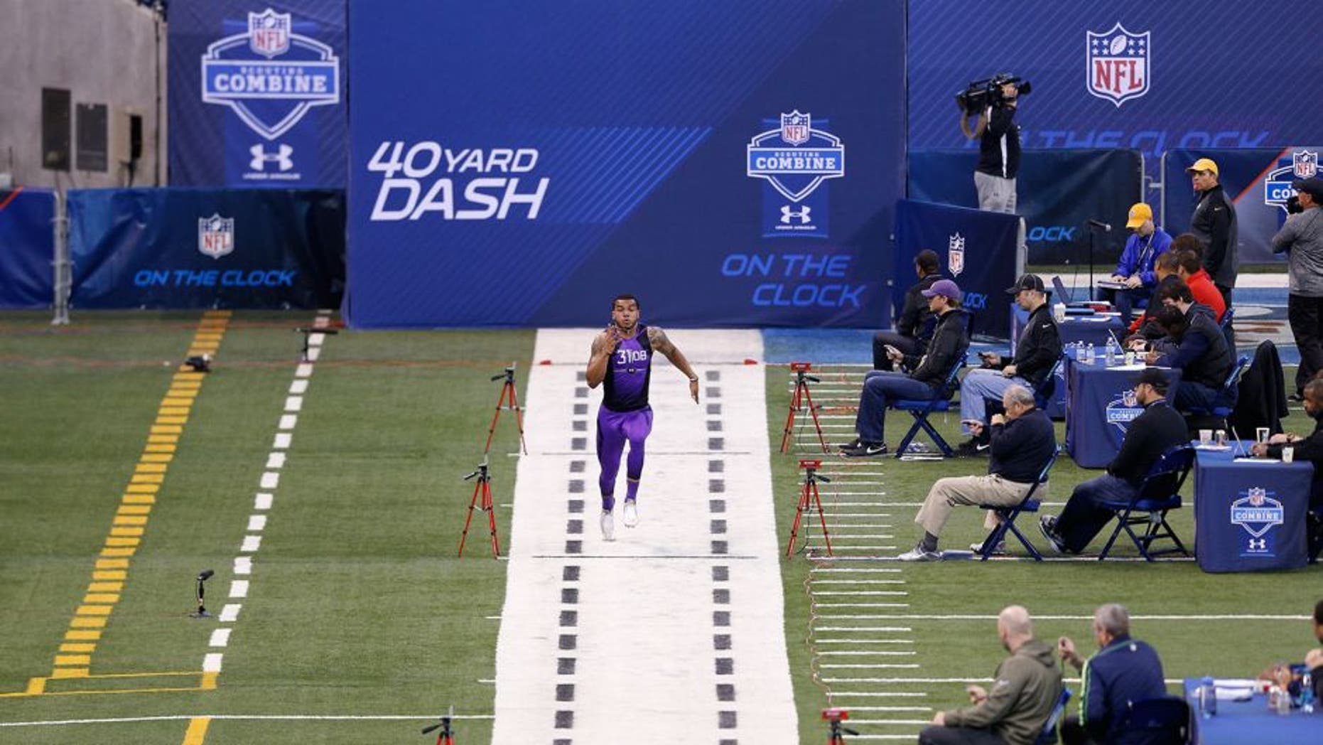 INDIANAPOLIS, IN - FEBRUARY 23: General view as defensive back Dean Marlowe of James Madison runs the 40-yard dash during the 2015 NFL Scouting Combine at Lucas Oil Stadium on February 23, 2015 in Indianapolis, Indiana. (Photo by Joe Robbins/Getty Images)