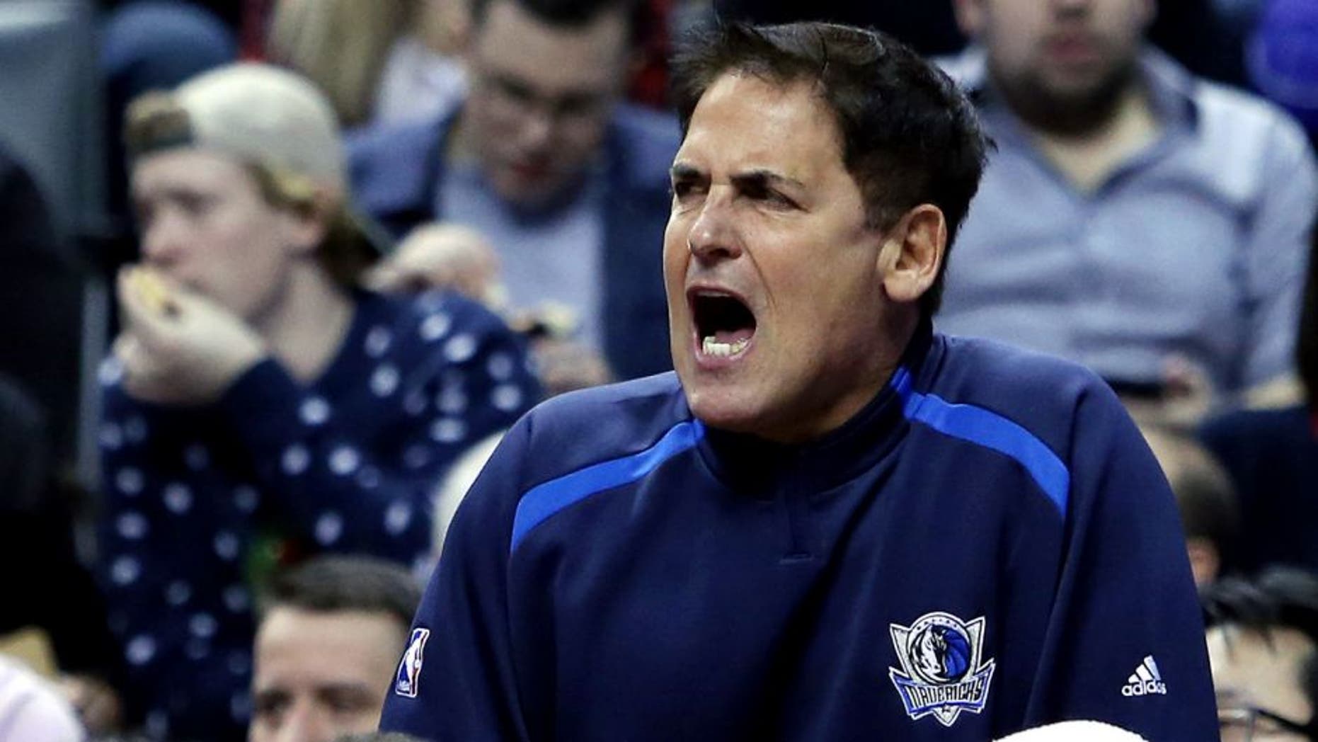 TORONTO, ON - DECEMBER 22: Dallas Mavericks Owner Mark Cuban shouts from the bench during an NBA game against the Toronto Raptors at the Air Canada Centre on December 22, 2015 in Toronto, Ontario, Canada. NOTE TO USER: User expressly acknowledges and agrees that, by downloading and or using this photograph, User is consenting to the terms and conditions of the Getty Images License Agreement. (Photo by Vaughn Ridley/Getty Images)