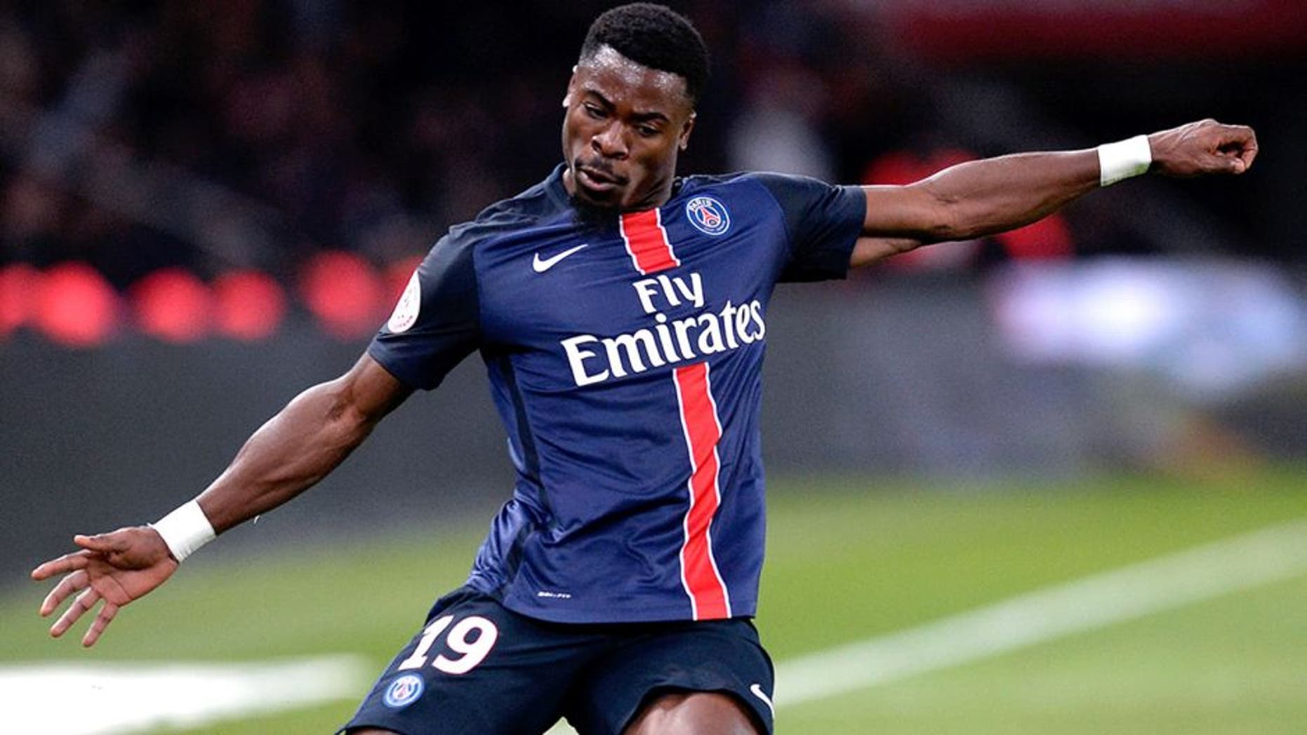 PARIS, FRANCE - FEBRUARY 03: Serge Aurier of Paris Saint-Germain kicks the ball during the Ligue 1 game between Paris Saint-Germain and FC Lorient at Parc des Princes on February 3, 2016 in Paris, France. (Photo by Aurelien Meunier/Getty Images)