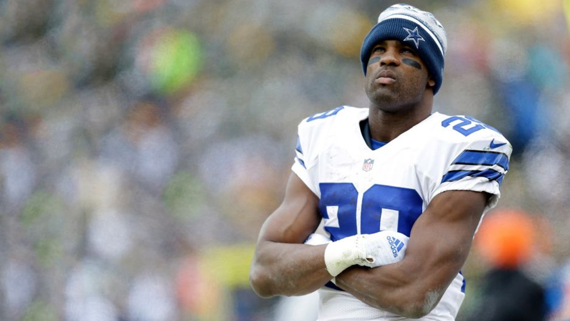 GREEN BAY, WI - JANUARY 11: DeMarco Murray #29 of the Dallas Cowboys stands on the sideline during the game against the Green Bay Packers during the 2015 NFC Divisional Playoff game at Lambeau Field on January 11, 2015 in Green Bay, Wisconsin. (Photo by Mike McGinnis/Getty Images)