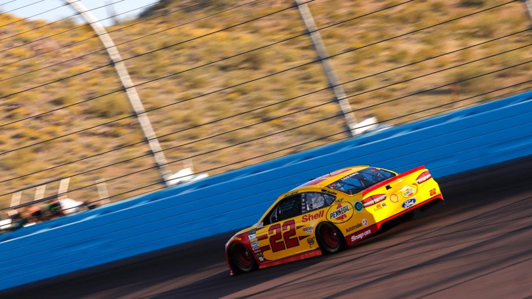 2017 Monster Energy NASCAR Cup Series Camping World 500 Phoenix International Raceway, Avondale, AZ USA Friday 17 March 2017 Joey Logano World Copyright: Matthew T. Thacker/LAT Images ref: Digital Image 17PHX1mt1292