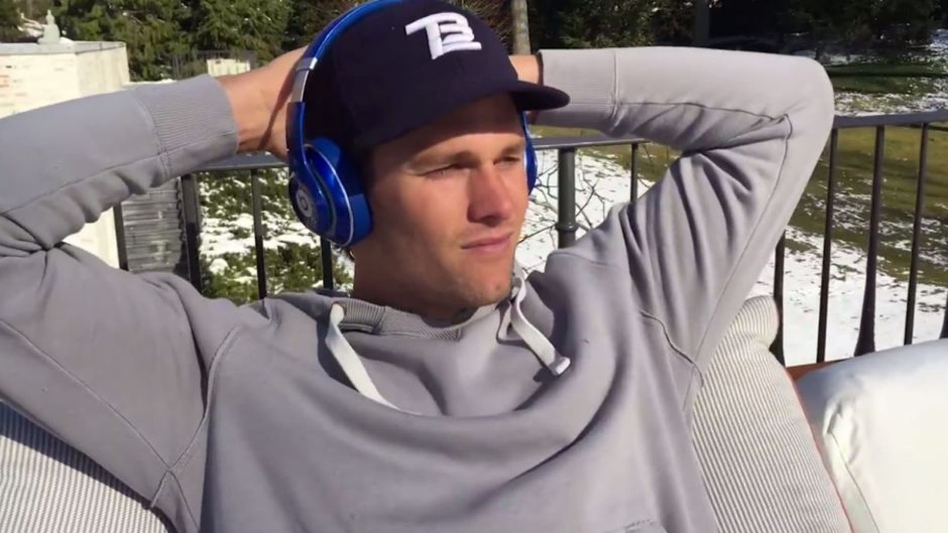 Tom Brady blocks out the sounds of construction with an interesting song choice.
